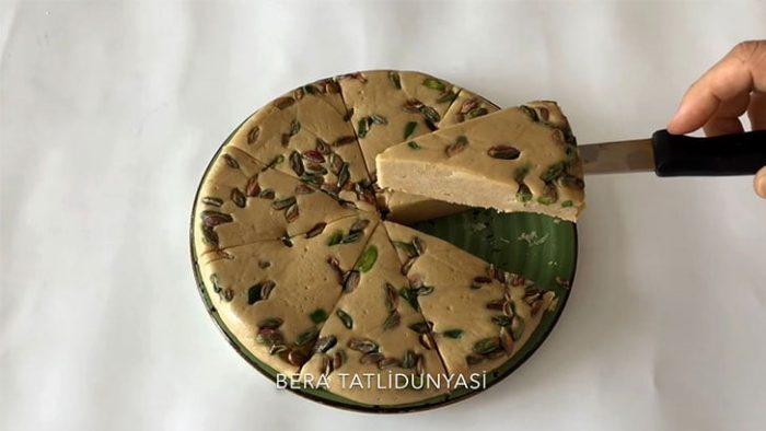 Kahvaltıya 3 Malzemeli Tahin Helvası Tarifi