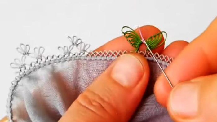 Gösterişte On Numara Moda İğne Oyası Modeli